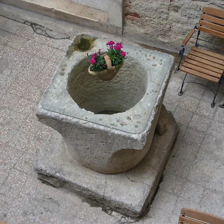 Square Piazza Konukevi Split
